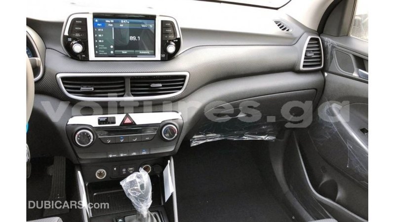 Big with watermark hyundai tucson estuaire import dubai 5076