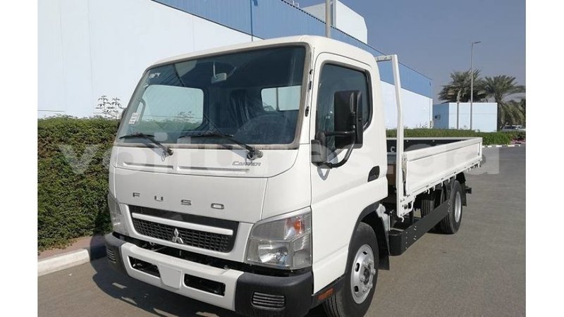 Big with watermark mitsubishi i estuaire import dubai 5077