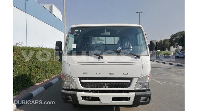 Big with watermark mitsubishi i estuaire import dubai 5077