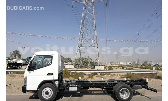 Acheter Import Utilitaire Mitsubishi L400 Blanc à Import - Dubai, Estuaire Acheter Import Utilitaire Mitsubishi L400 Blanc à Import - Dubai, Estuaire