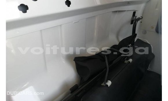 Acheter Import Utilitaire Mitsubishi L400 Blanc à Import - Dubai, Estuaire Acheter Import Utilitaire Mitsubishi L400 Blanc à Import - Dubai, Estuaire