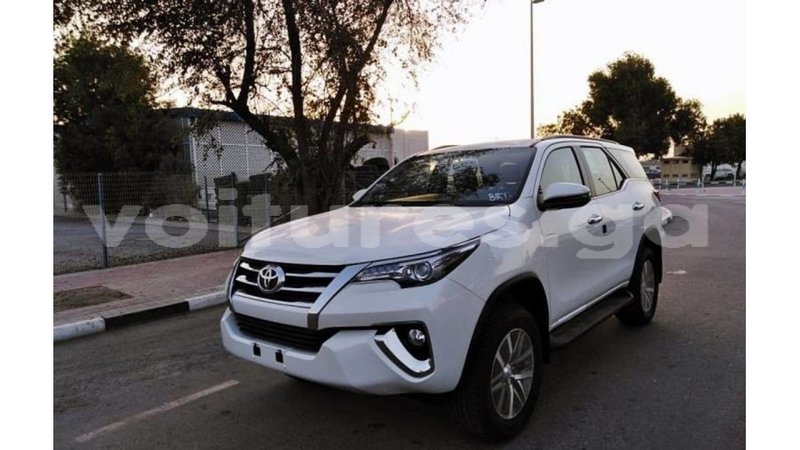 Big with watermark toyota fortuner estuaire import dubai 5079