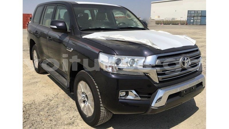 Big with watermark toyota land cruiser estuaire import dubai 5083