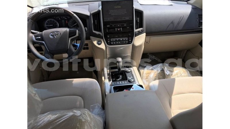 Big with watermark toyota land cruiser estuaire import dubai 5083