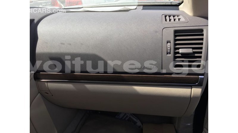 Big with watermark toyota land cruiser estuaire import dubai 5083