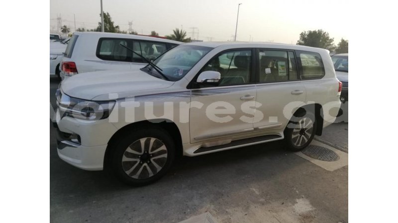 Big with watermark toyota land cruiser estuaire import dubai 5084