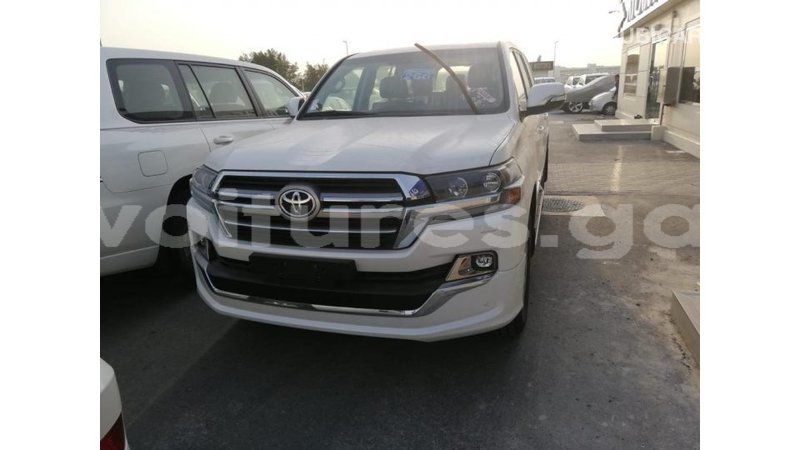 Big with watermark toyota land cruiser estuaire import dubai 5084