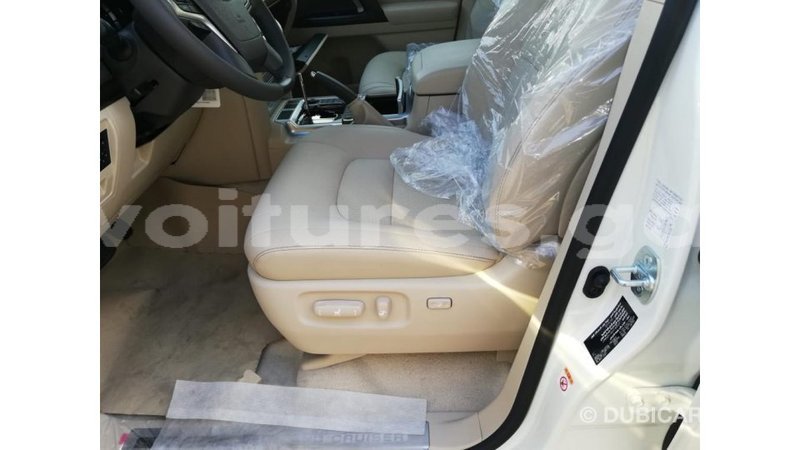 Big with watermark toyota land cruiser estuaire import dubai 5084