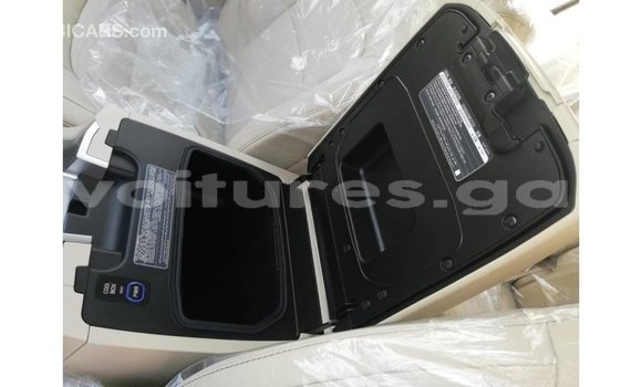 Acheter Import Voiture Toyota Land Cruiser Blanc à Import - Dubai, Estuaire Acheter Import Voiture Toyota Land Cruiser Blanc à Import - Dubai, Estuaire