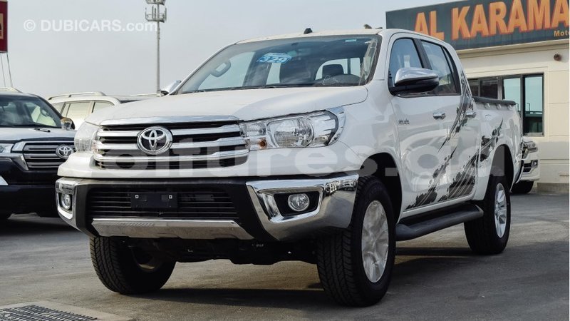 Big with watermark toyota hilux estuaire import dubai 5085