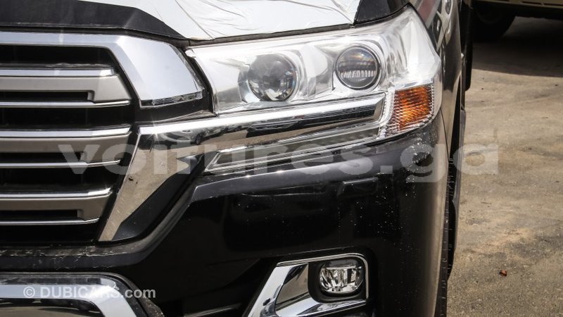 Big with watermark toyota land cruiser estuaire import dubai 5086