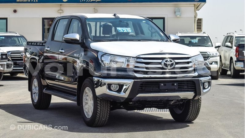 Big with watermark toyota hilux estuaire import dubai 5087