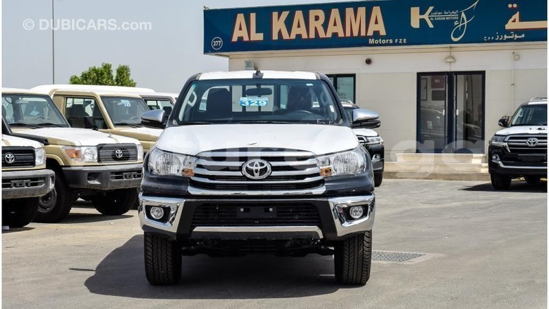 Big with watermark toyota hilux estuaire import dubai 5087