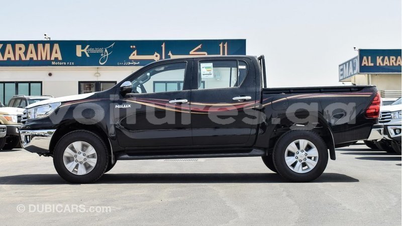 Big with watermark toyota hilux estuaire import dubai 5087