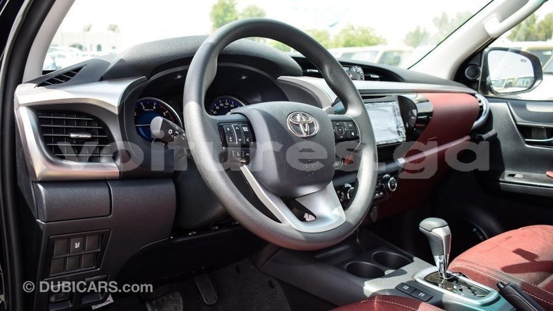 Big with watermark toyota hilux estuaire import dubai 5087