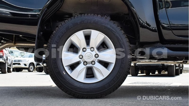 Big with watermark toyota hilux estuaire import dubai 5087