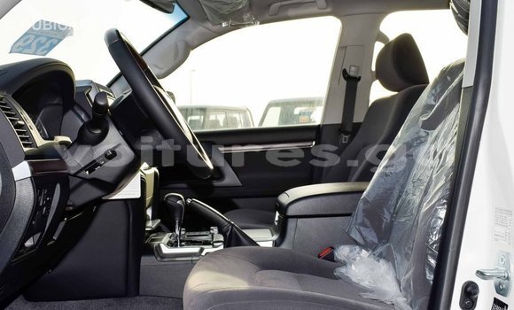 Acheter Import Voiture Toyota Land Cruiser Blanc à Import - Dubai, Estuaire Acheter Import Voiture Toyota Land Cruiser Blanc à Import - Dubai, Estuaire