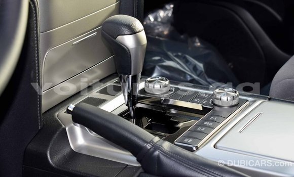 Acheter Import Voiture Toyota Land Cruiser Noir à Import - Dubai, Estuaire Acheter Import Voiture Toyota Land Cruiser Noir à Import - Dubai, Estuaire