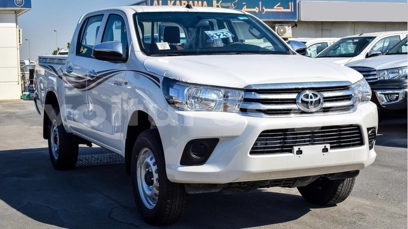 Big with watermark toyota hilux estuaire import dubai 5091