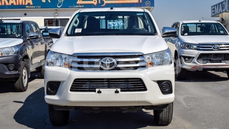 Big with watermark toyota hilux estuaire import dubai 5091