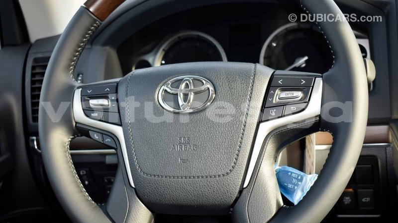 Big with watermark toyota land cruiser estuaire import dubai 5094