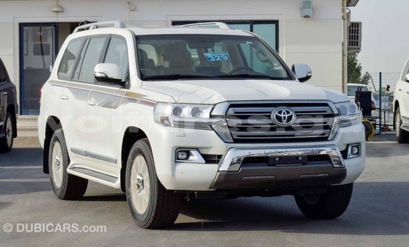 Acheter Import Voiture Toyota Land Cruiser Blanc à Import - Dubai, Estuaire Acheter Import Voiture Toyota Land Cruiser Blanc à Import - Dubai, Estuaire