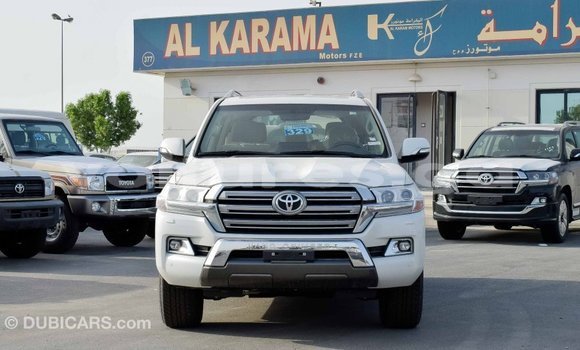 Acheter Import Voiture Toyota Land Cruiser Blanc à Import - Dubai, Estuaire Acheter Import Voiture Toyota Land Cruiser Blanc à Import - Dubai, Estuaire