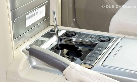 Acheter Import Voiture Toyota Land Cruiser Blanc à Import - Dubai, Estuaire Acheter Import Voiture Toyota Land Cruiser Blanc à Import - Dubai, Estuaire
