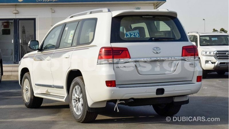 Big with watermark toyota land cruiser estuaire import dubai 5095