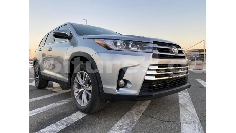 Big with watermark toyota highlander estuaire import dubai 5101