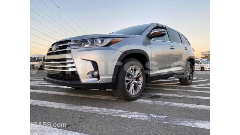 Big with watermark toyota highlander estuaire import dubai 5101