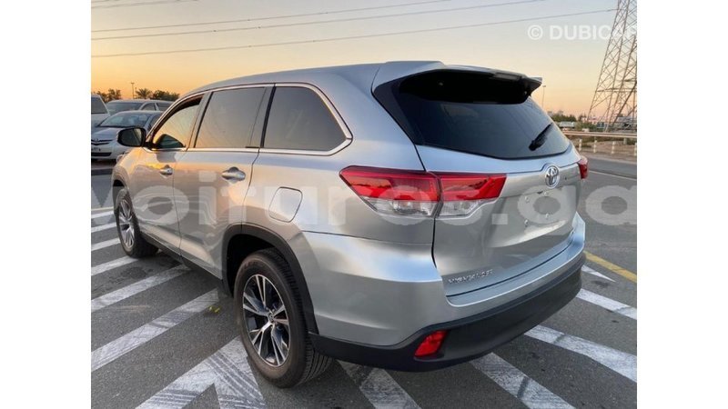 Big with watermark toyota highlander estuaire import dubai 5101