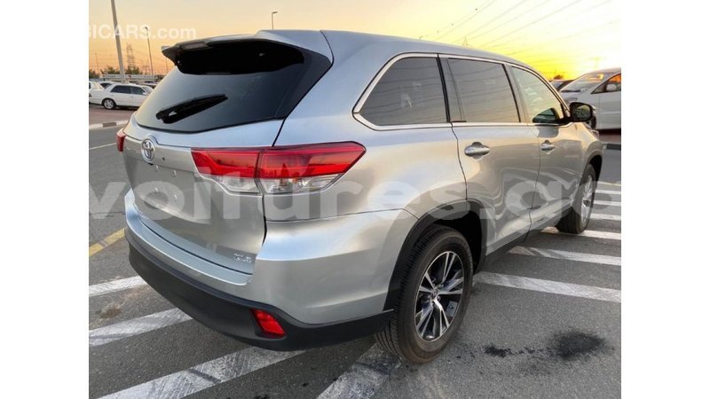 Big with watermark toyota highlander estuaire import dubai 5101