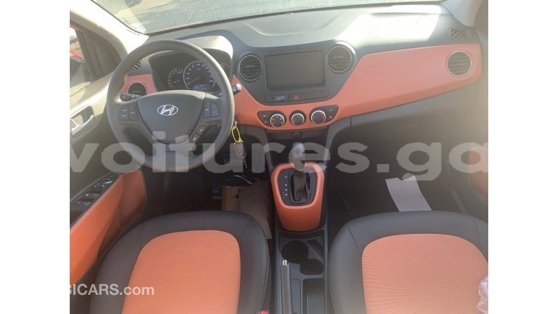 Big with watermark hyundai i10 estuaire import dubai 5102