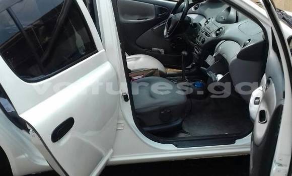 Acheter Occasion Voiture Toyota Yaris Blanc à Libreville au Estuaire Acheter Occasion Voiture Toyota Yaris Blanc à Libreville au Estuaire