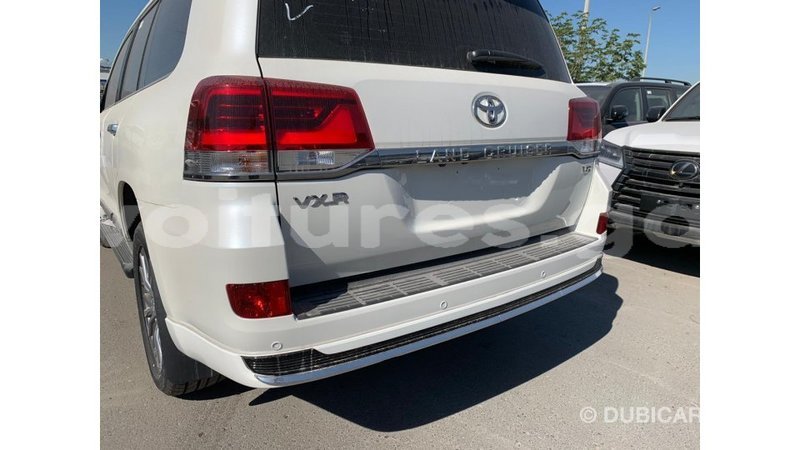Big with watermark toyota land cruiser estuaire import dubai 5108
