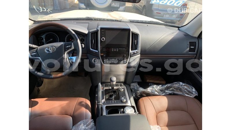 Big with watermark toyota land cruiser estuaire import dubai 5108