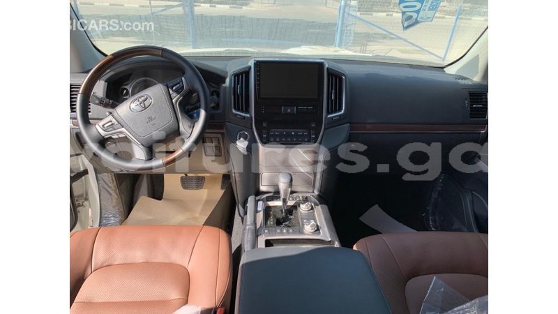 Big with watermark toyota land cruiser estuaire import dubai 5108