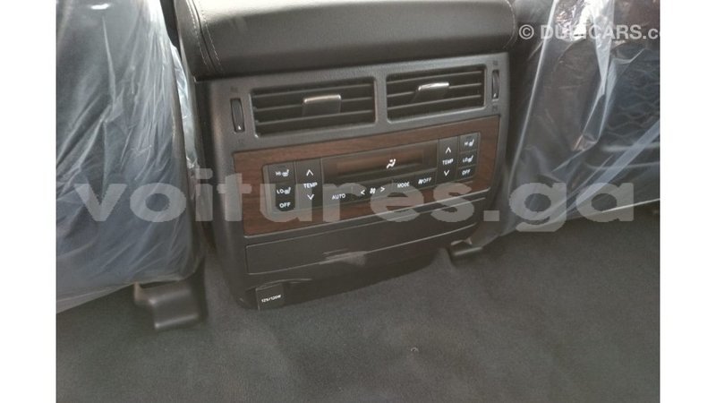 Big with watermark toyota land cruiser estuaire import dubai 5109