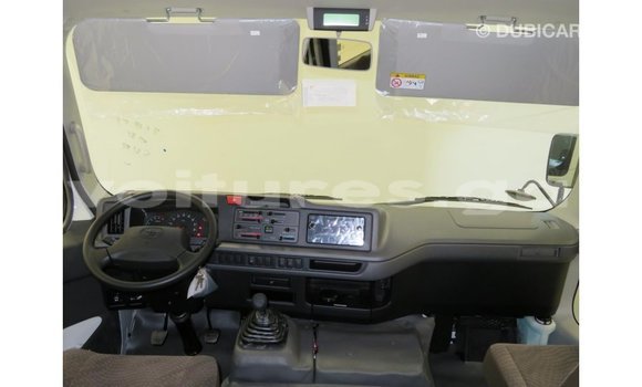 Acheter Import Voiture Toyota Coaster Blanc à Import - Dubai, Estuaire Acheter Import Voiture Toyota Coaster Blanc à Import - Dubai, Estuaire