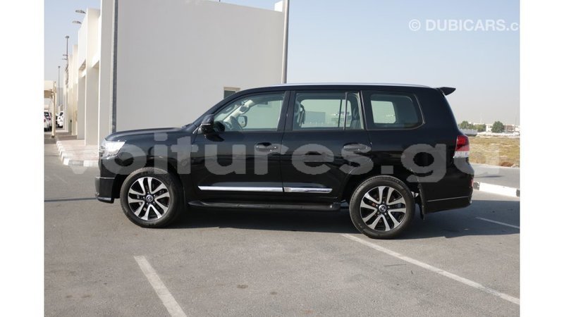 Big with watermark toyota land cruiser estuaire import dubai 5112