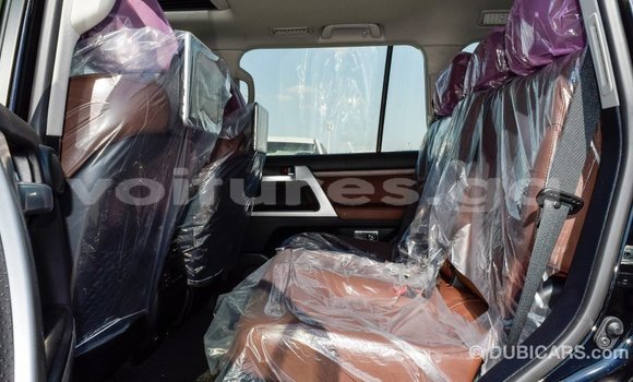 Acheter Import Voiture Toyota Land Cruiser Noir à Import - Dubai, Estuaire Acheter Import Voiture Toyota Land Cruiser Noir à Import - Dubai, Estuaire