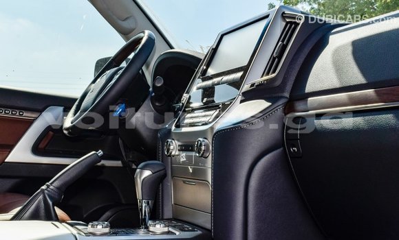 Acheter Import Voiture Toyota Land Cruiser Noir à Import - Dubai, Estuaire Acheter Import Voiture Toyota Land Cruiser Noir à Import - Dubai, Estuaire