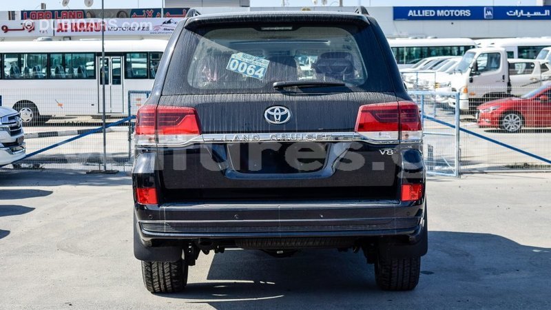 Big with watermark toyota land cruiser estuaire import dubai 5114