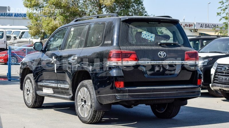 Big with watermark toyota land cruiser estuaire import dubai 5114