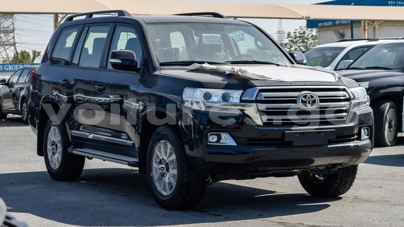 Big with watermark toyota land cruiser estuaire import dubai 5115