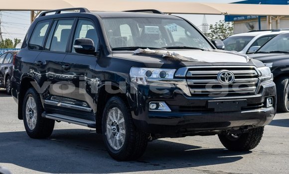 Acheter Import Voiture Toyota Land Cruiser Noir à Import - Dubai, Estuaire Acheter Import Voiture Toyota Land Cruiser Noir à Import - Dubai, Estuaire