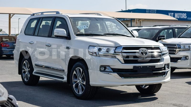 Big with watermark toyota land cruiser estuaire import dubai 5116