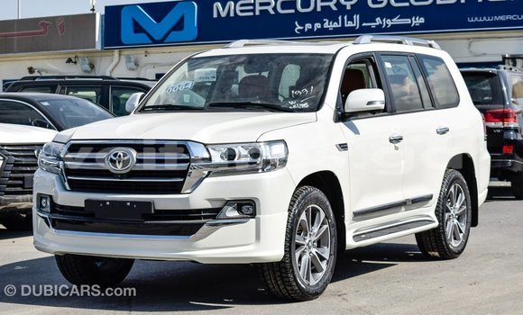 Acheter Import Voiture Toyota Land Cruiser Blanc à Import - Dubai, Estuaire Acheter Import Voiture Toyota Land Cruiser Blanc à Import - Dubai, Estuaire