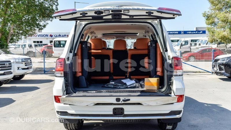 Big with watermark toyota land cruiser estuaire import dubai 5116